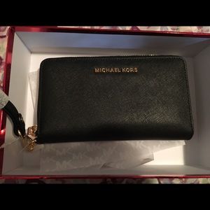 SOLD 💋Michael Kors Wallet Wristlet NEW